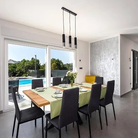 Hillsea By Briskva Moscenice